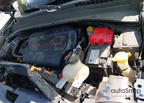 2020 Jeep Renegade Latitude 4X4 from USA, damaged, VIN ZACNJBBBXLPL86581